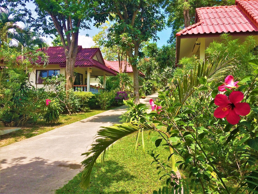 Chor Chang Villa Resort 46/50