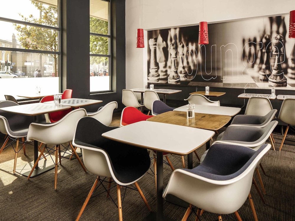 Ibis London Stratford 32/47