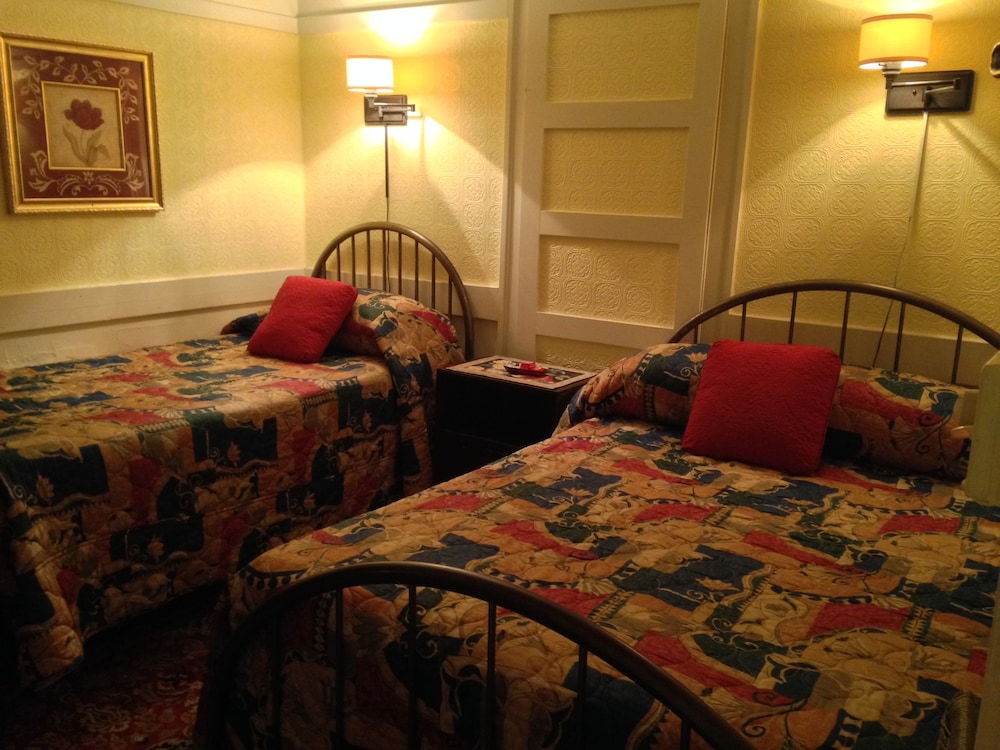 San Remo Hotel 29/50