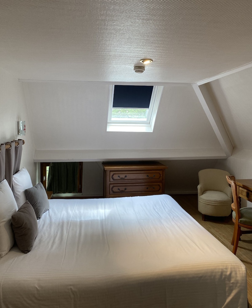 HOTEL LE CLOS DEAUVILLE SAINT-GATIEN 4/57