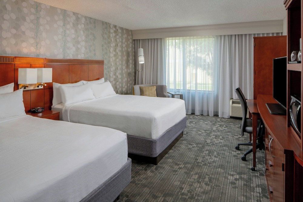 room, 2 queen beds