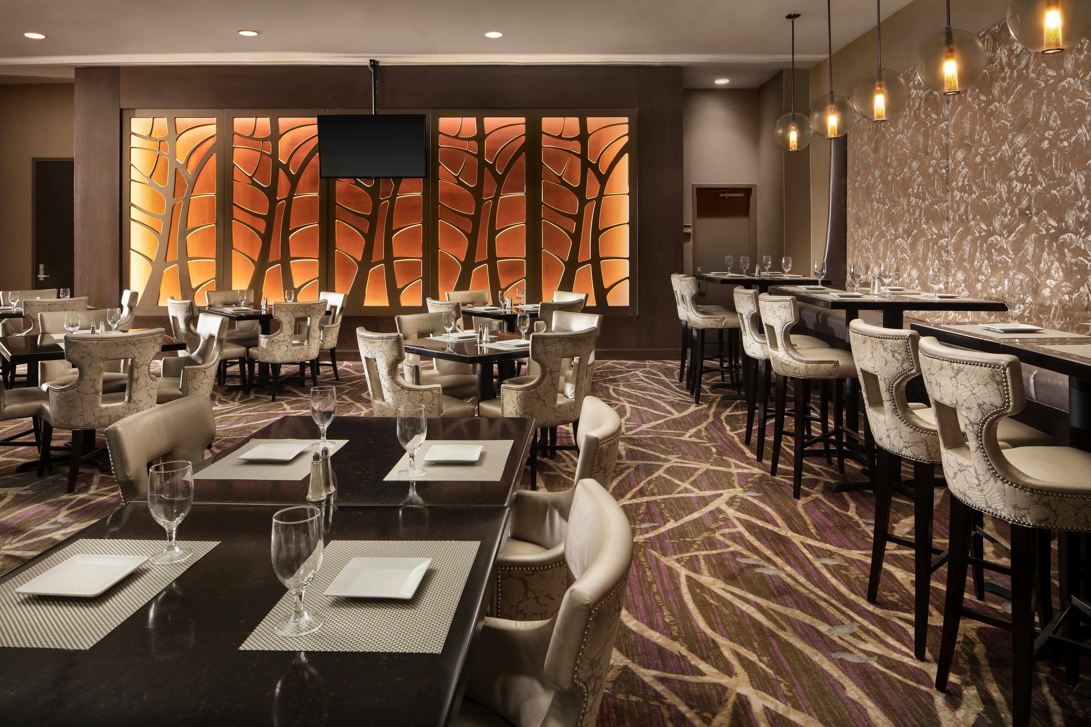 Embassy Suites By Hilton Crystal City National Airport 34/65