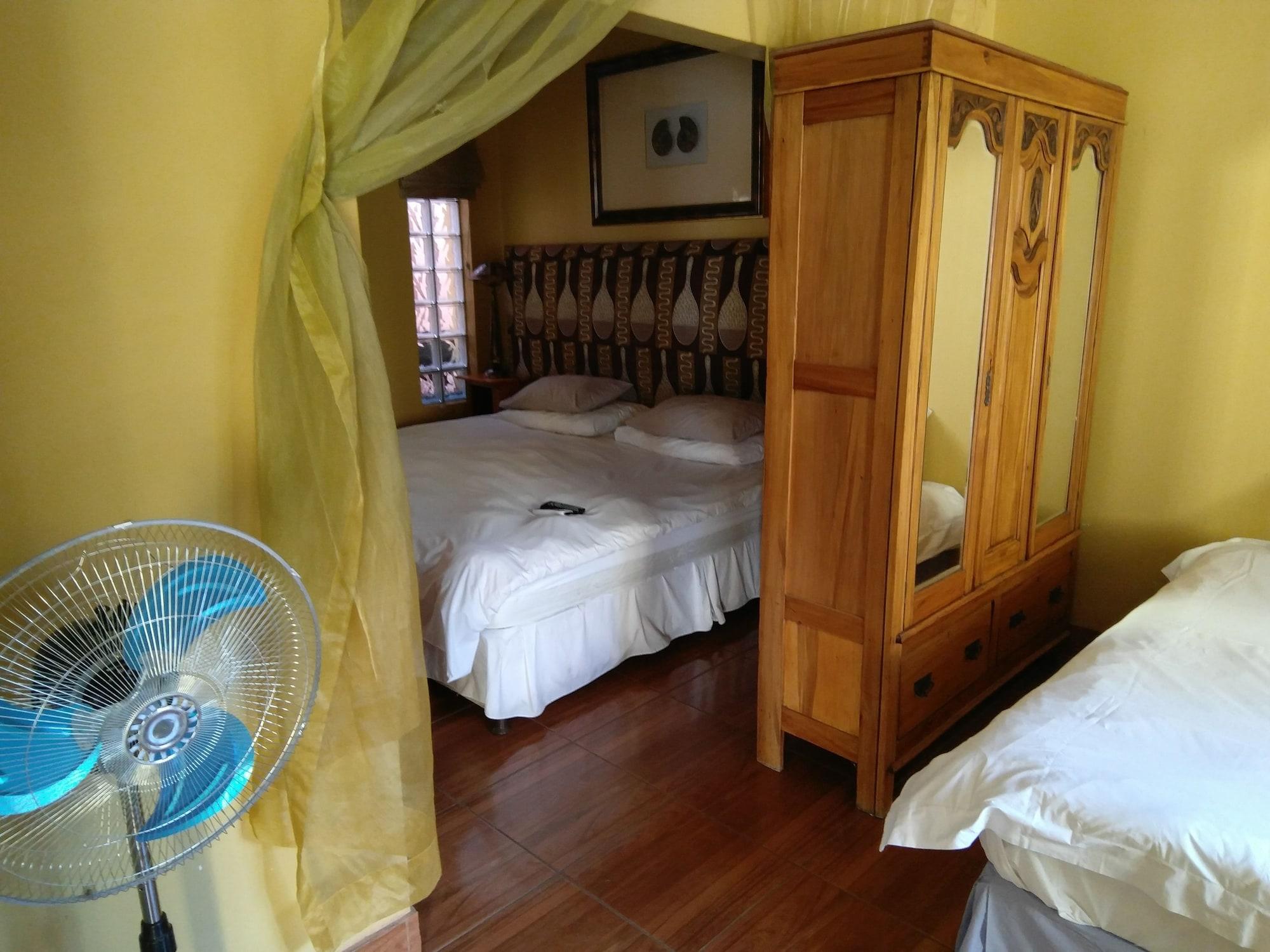 Sleepy Gecko Guesthouse 7/14