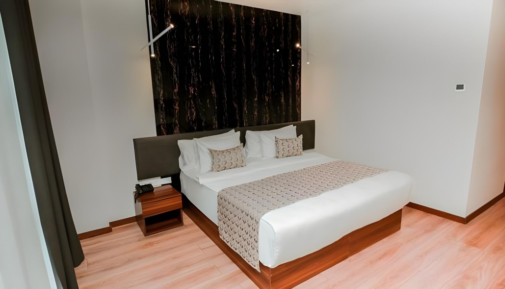 Standard, Double or Twin Bed