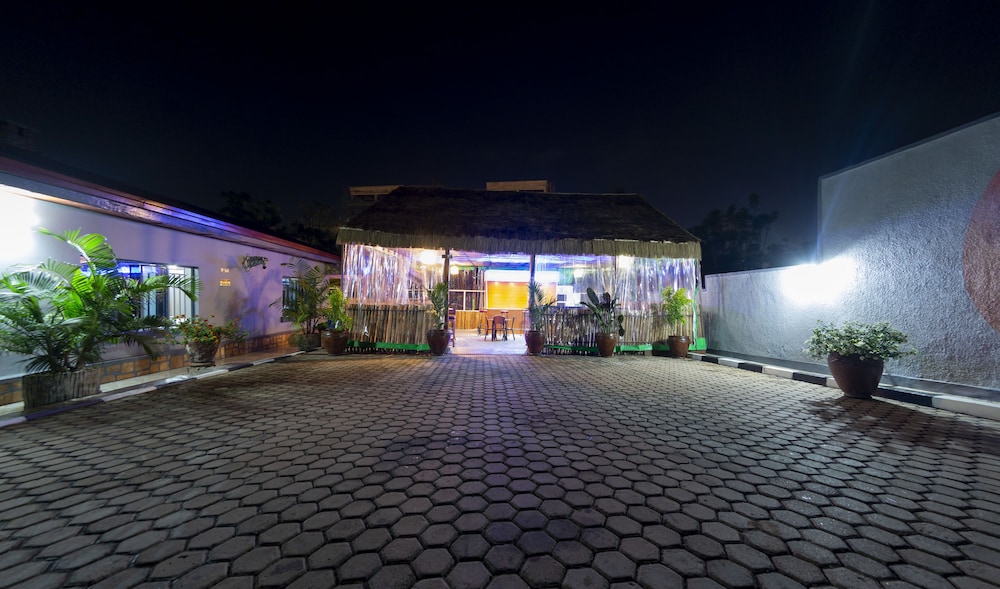 B.Maurice Guest House 29/38