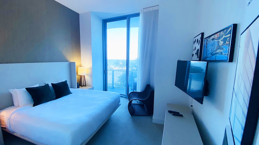 H Beach Resort Rentals 14/49