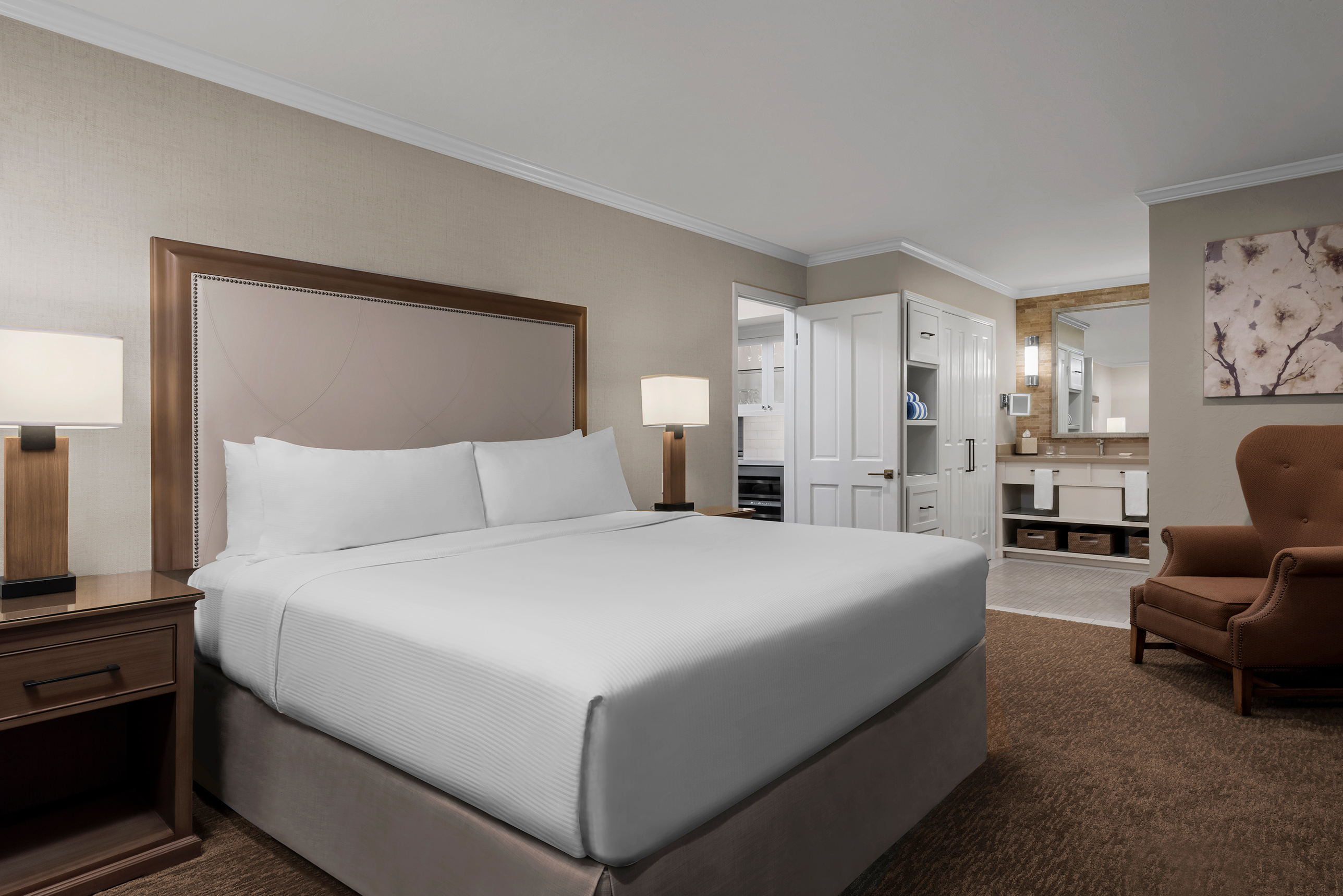 Estate, Guest Room, Mansion, Queen Bed
