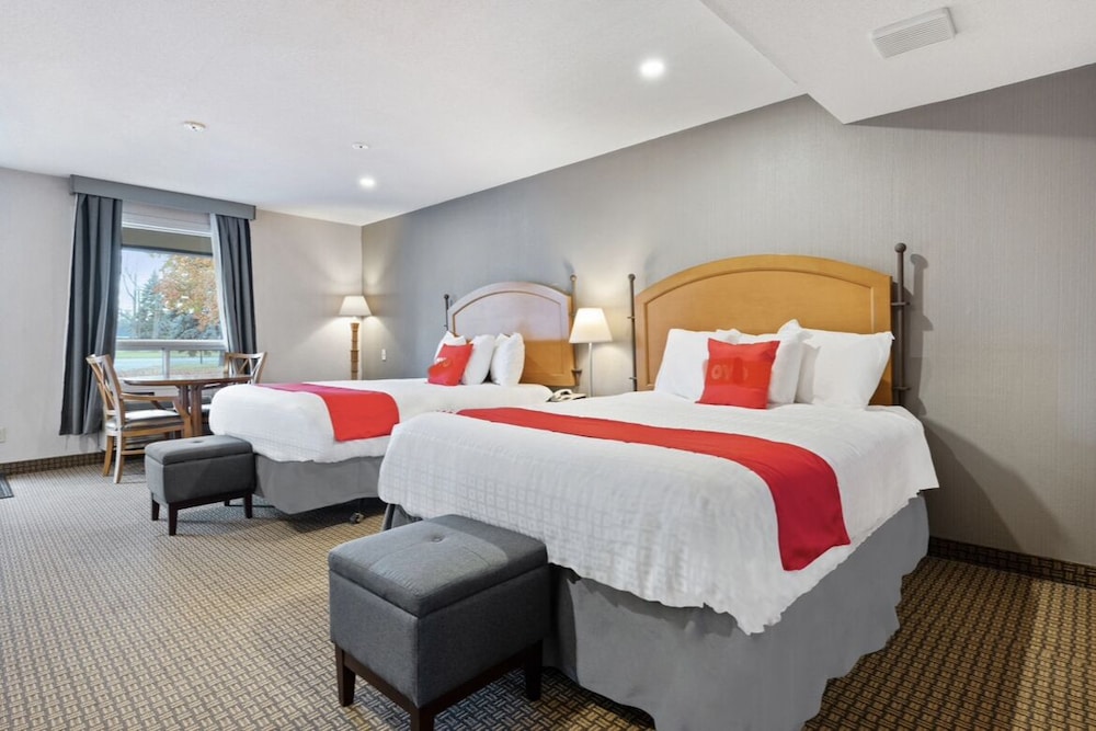 OYO First Canada Hotel Cornwall Hwy 401 ON 10/42
