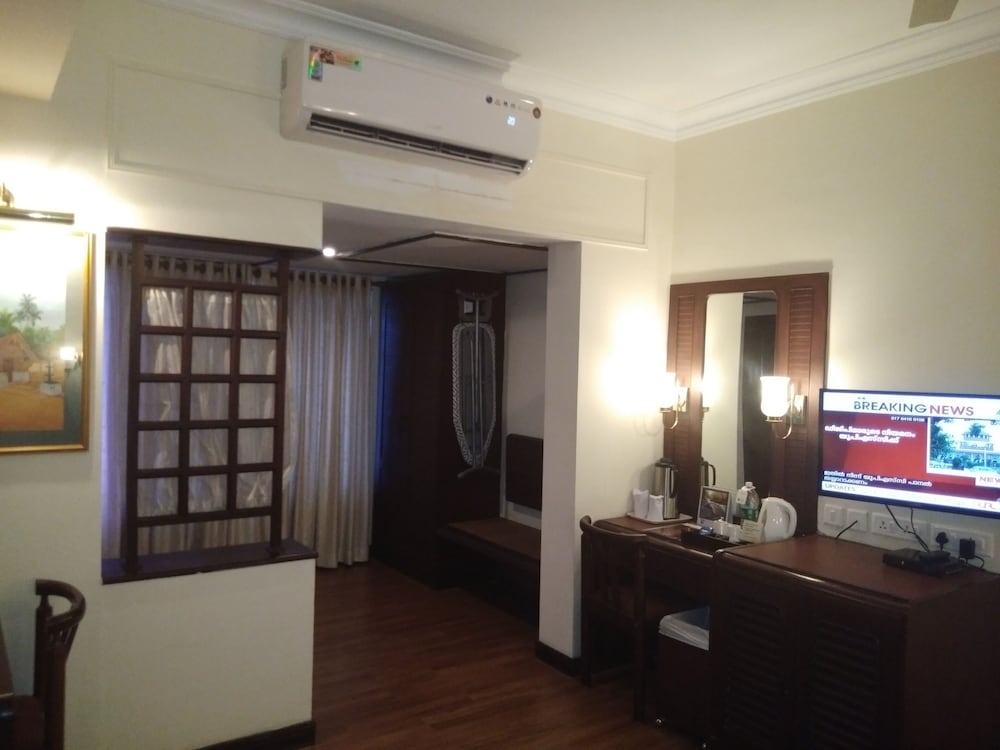Yuvarani Residency Hotel 17/29