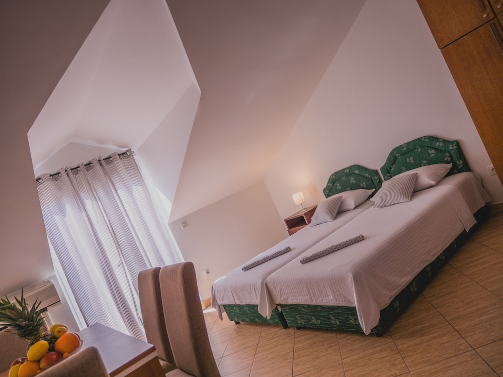 Apartments Venera 17/45