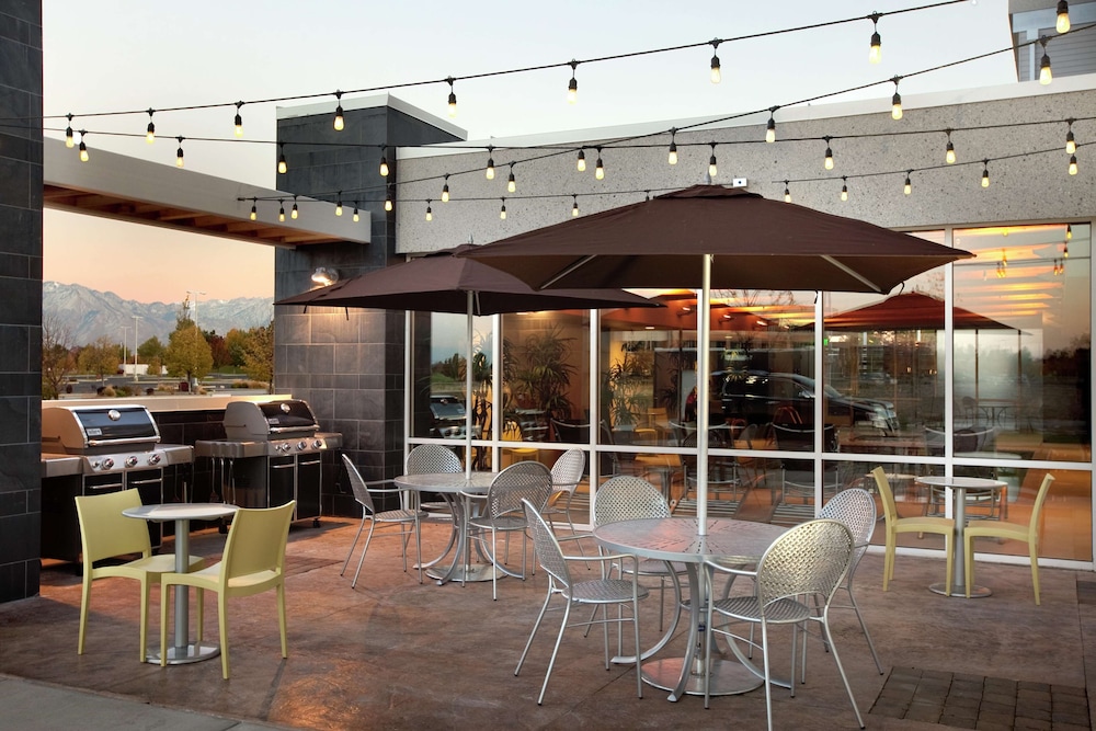 Home2 Suites by Hilton Salt Lake City/West Valley City, UT 18/25