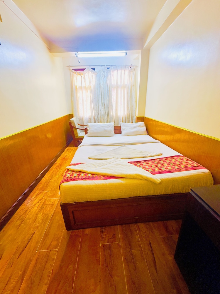 Hotel Plumeria Inn 25/39