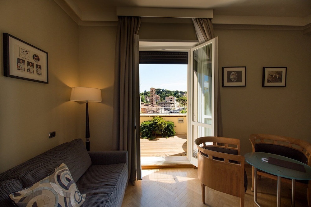 Fortyseven Boutique Hotel 55/63