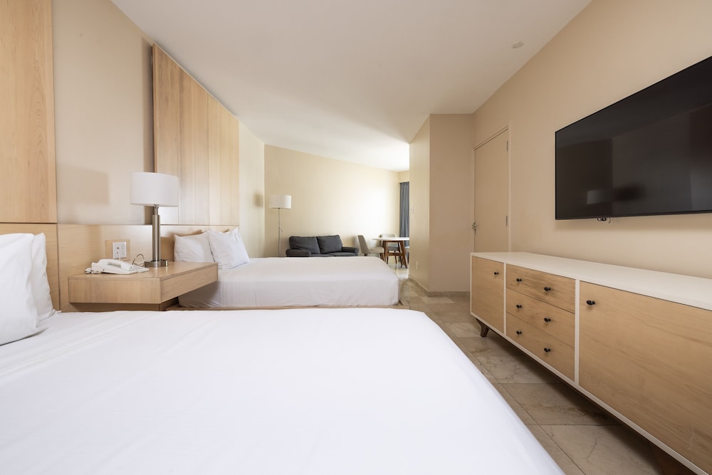 The Mill Resort & Suites 16/66