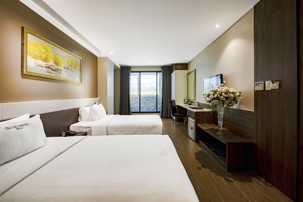 Sunflower Hotel 17/61