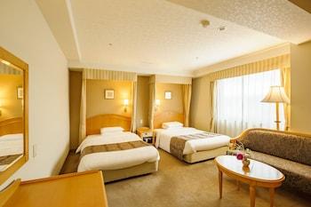 Basic, Single, 2 Double Beds