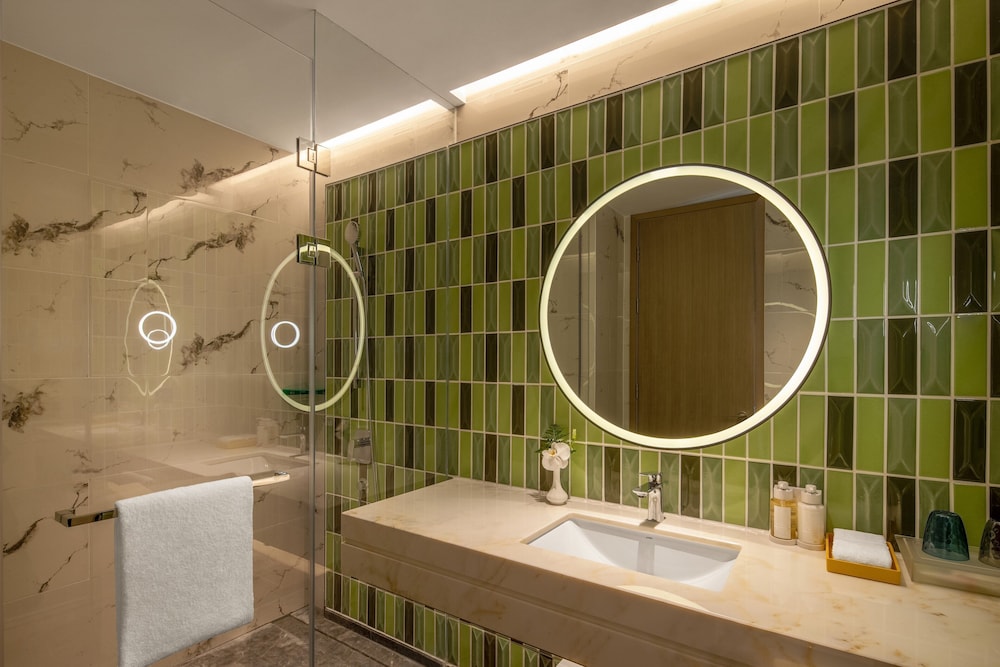 Holiday Inn and Suites Qingdao Jinshui 36/80