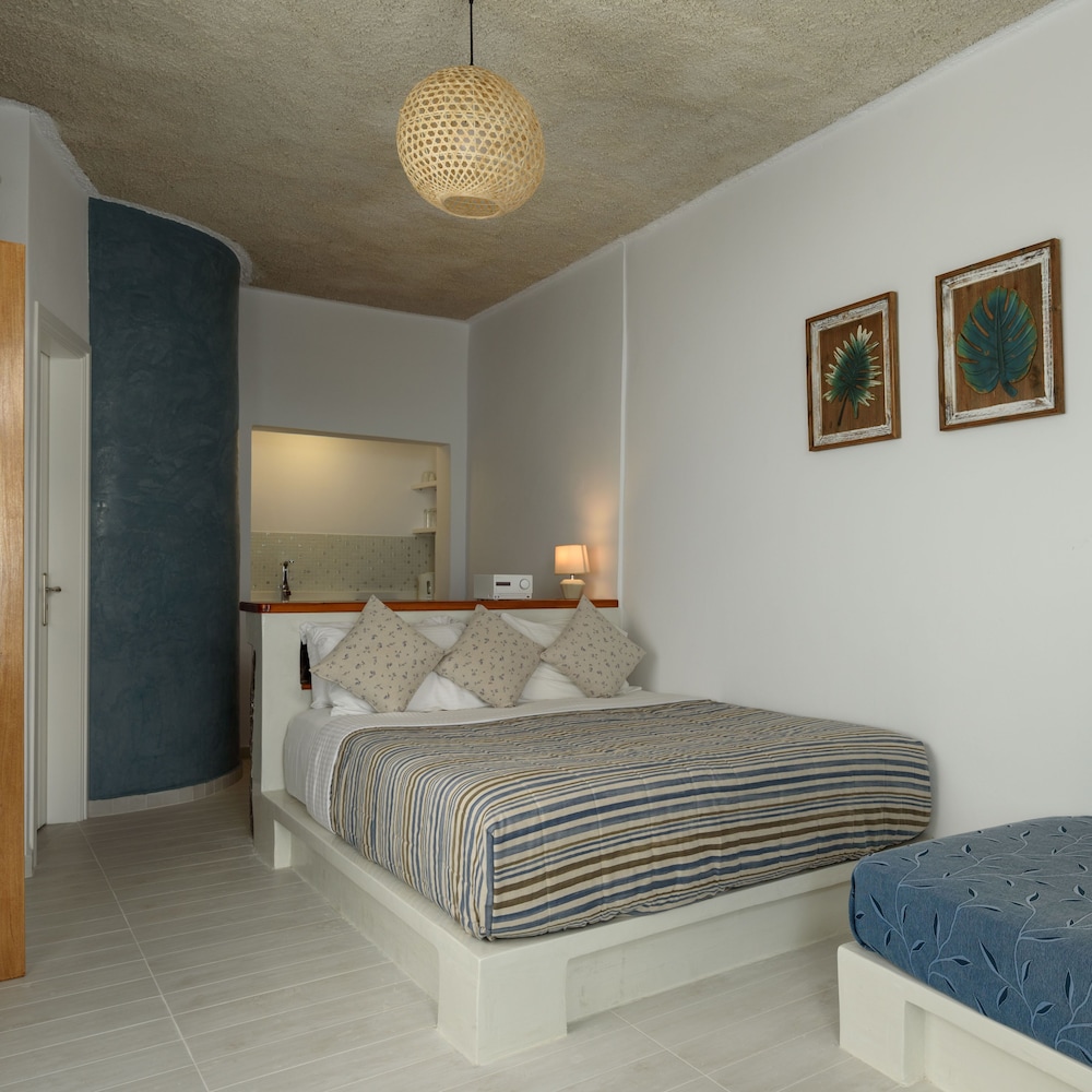 VALLAS APARTMENTS 17/50