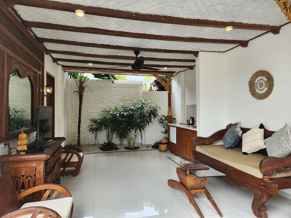 The Calmtree Bungalows 43/64