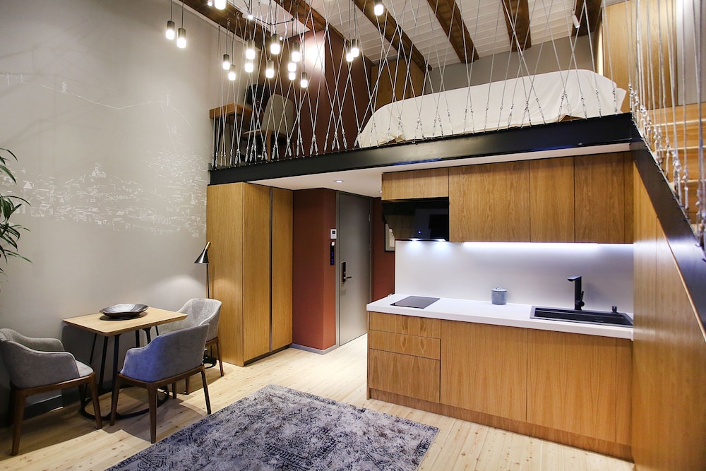 Paskunji Residence 7/50