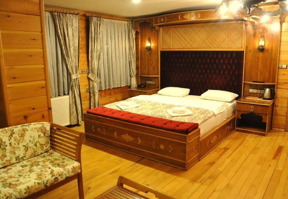 Inan Kardesler Hotel 12/61