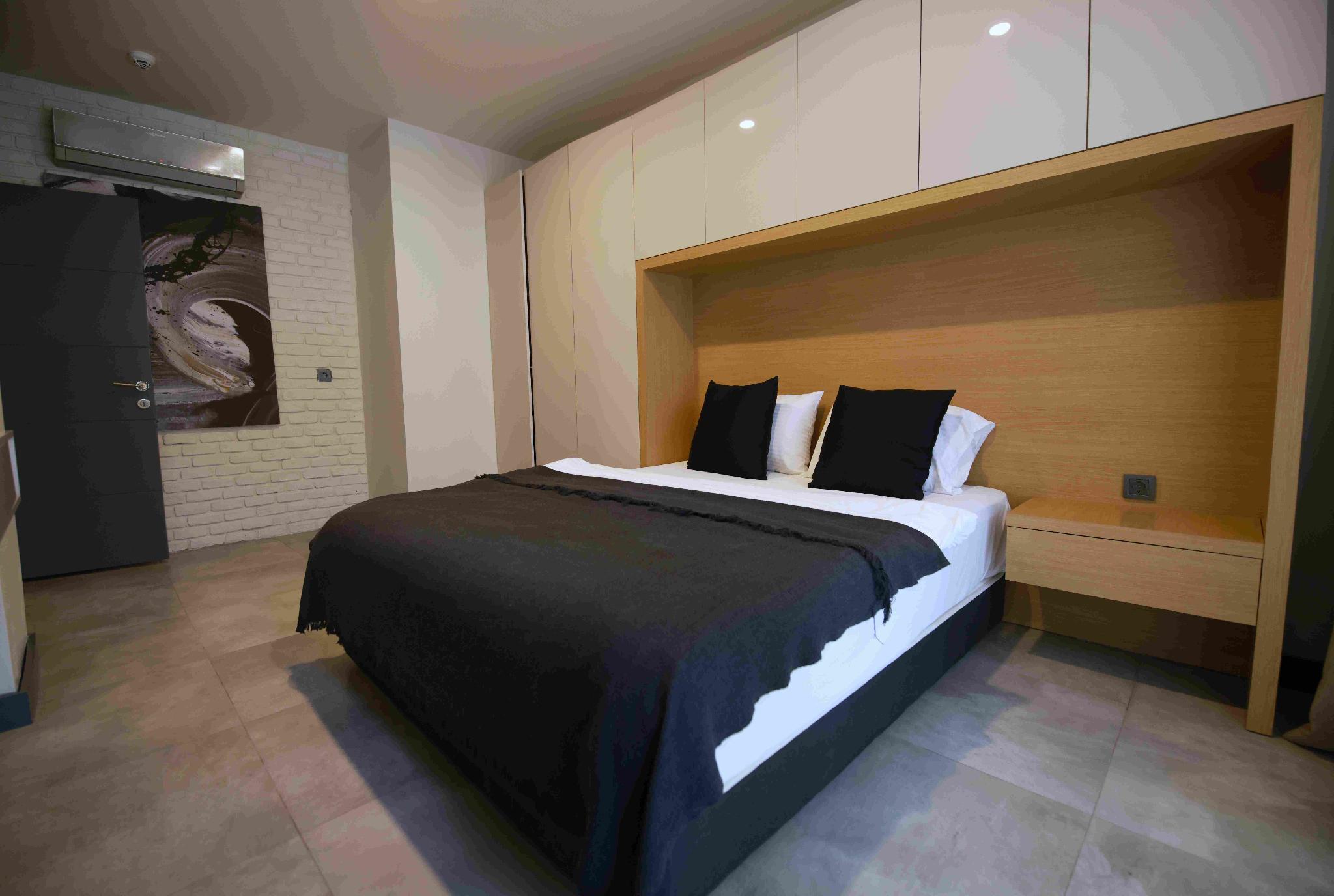 Condo, Premium, Suite