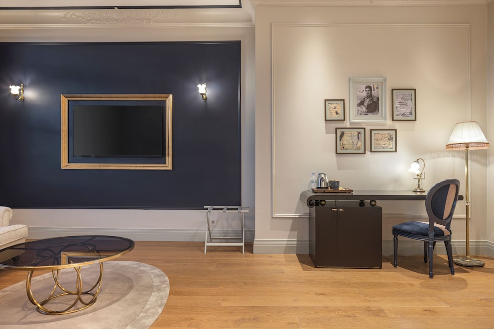 Palazzo Donizetti Istanbul, Tapestry Collection by Hilton 72/75