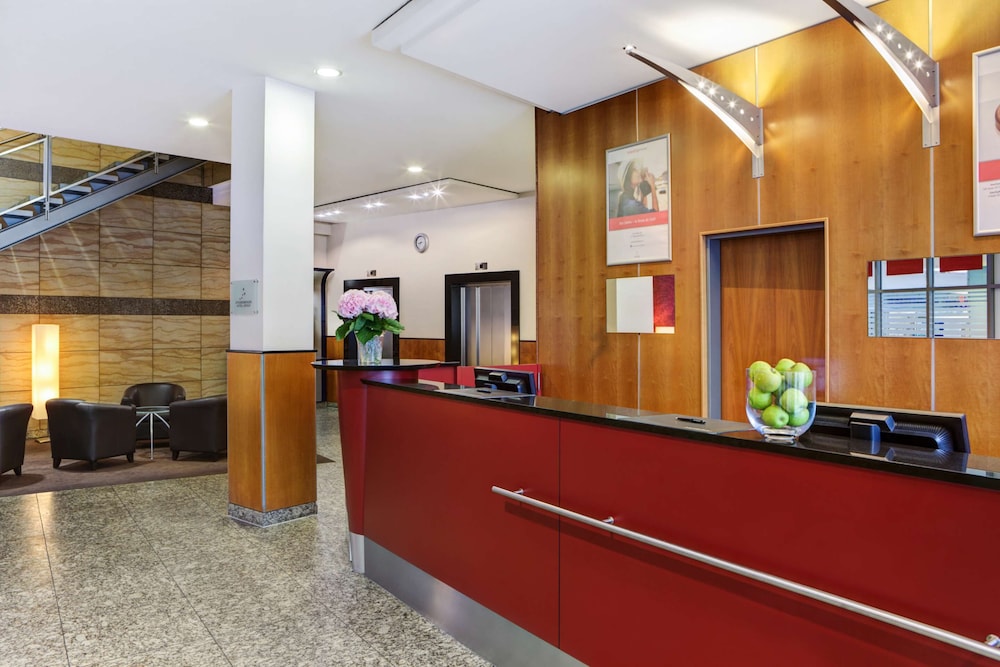 IntercityHotel Berlin Ostbahnhof 7/38