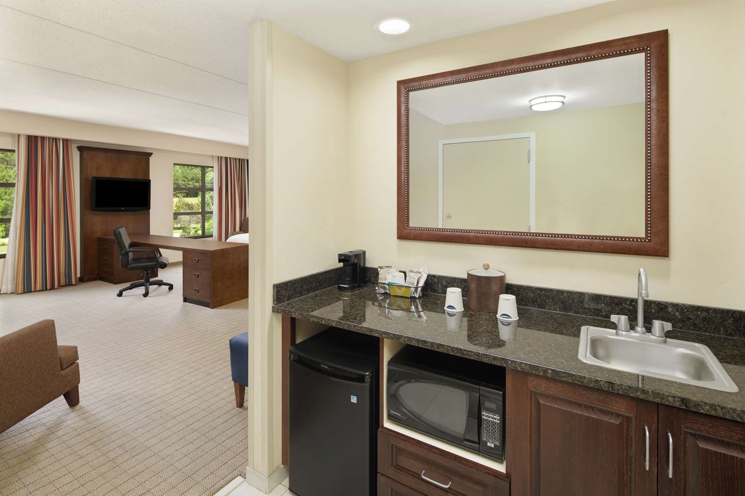 Hampton Inn Columbus South Fort Moore 33/33