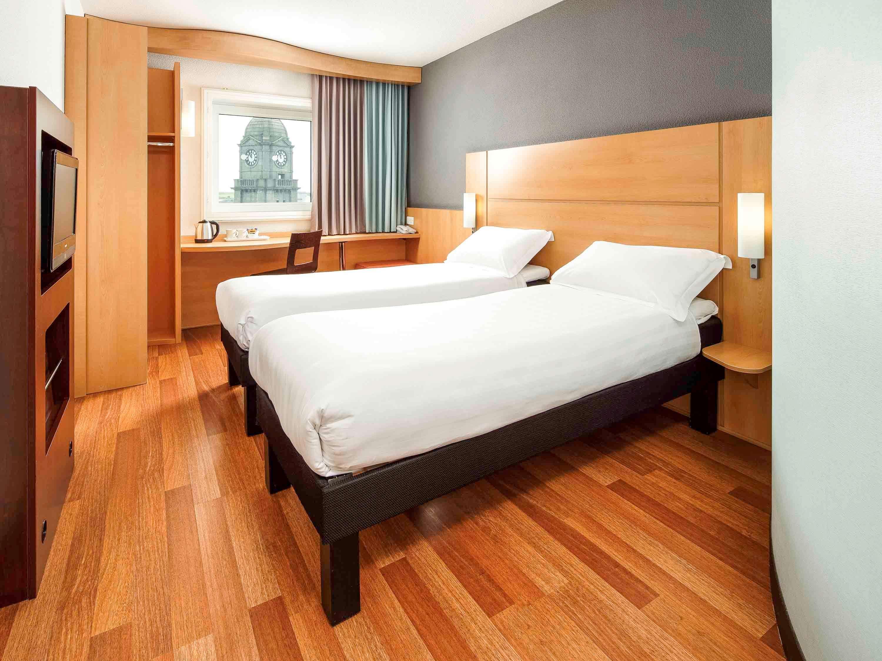 STANDARD, TWIN BEDS, ACCESSIBLE