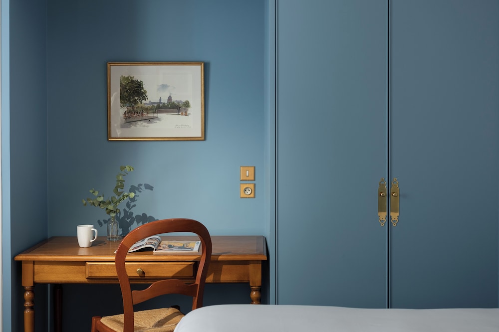 Hotel des Grandes Ecoles 10/49