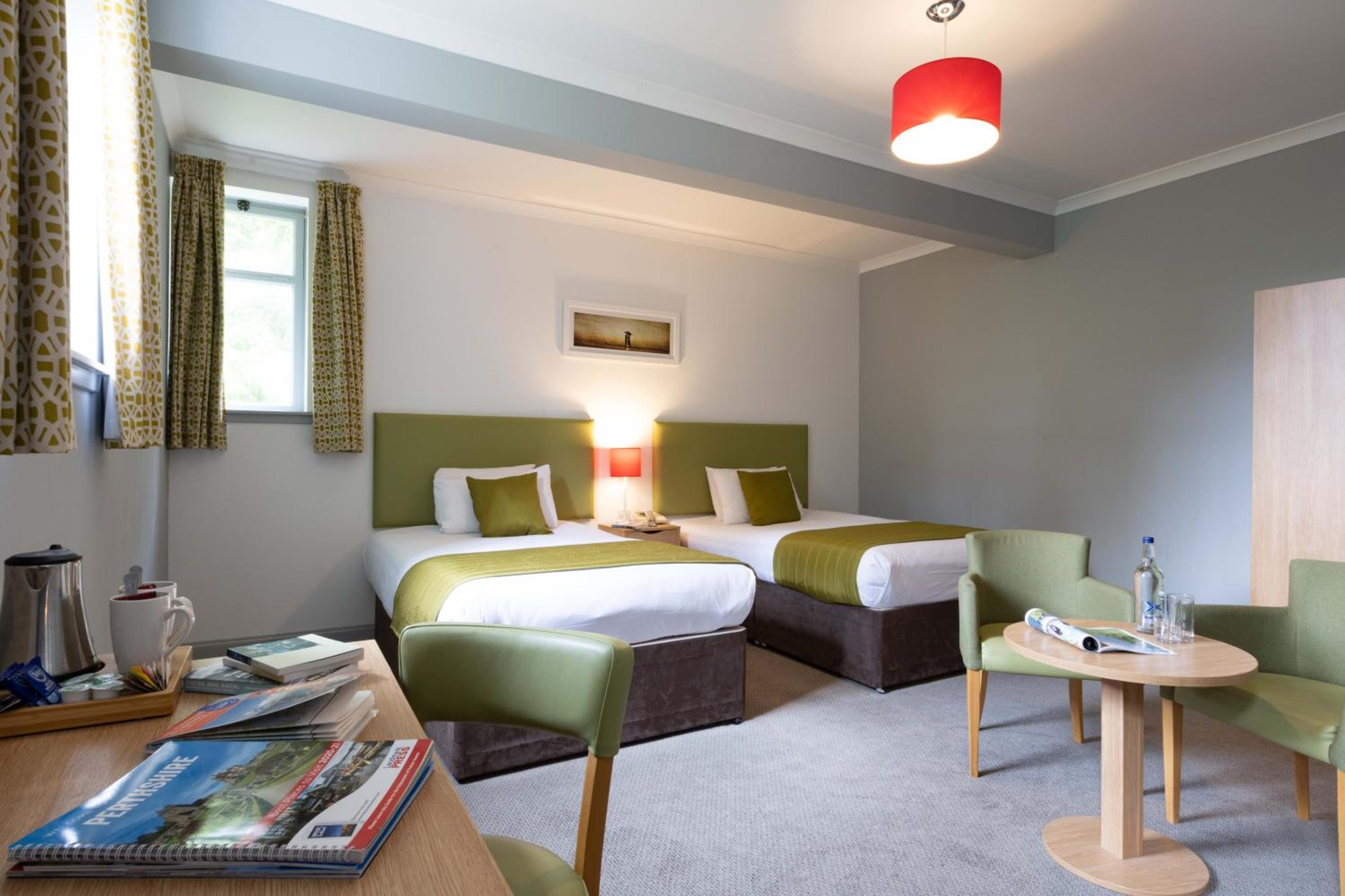 Scenic, Twin Beds