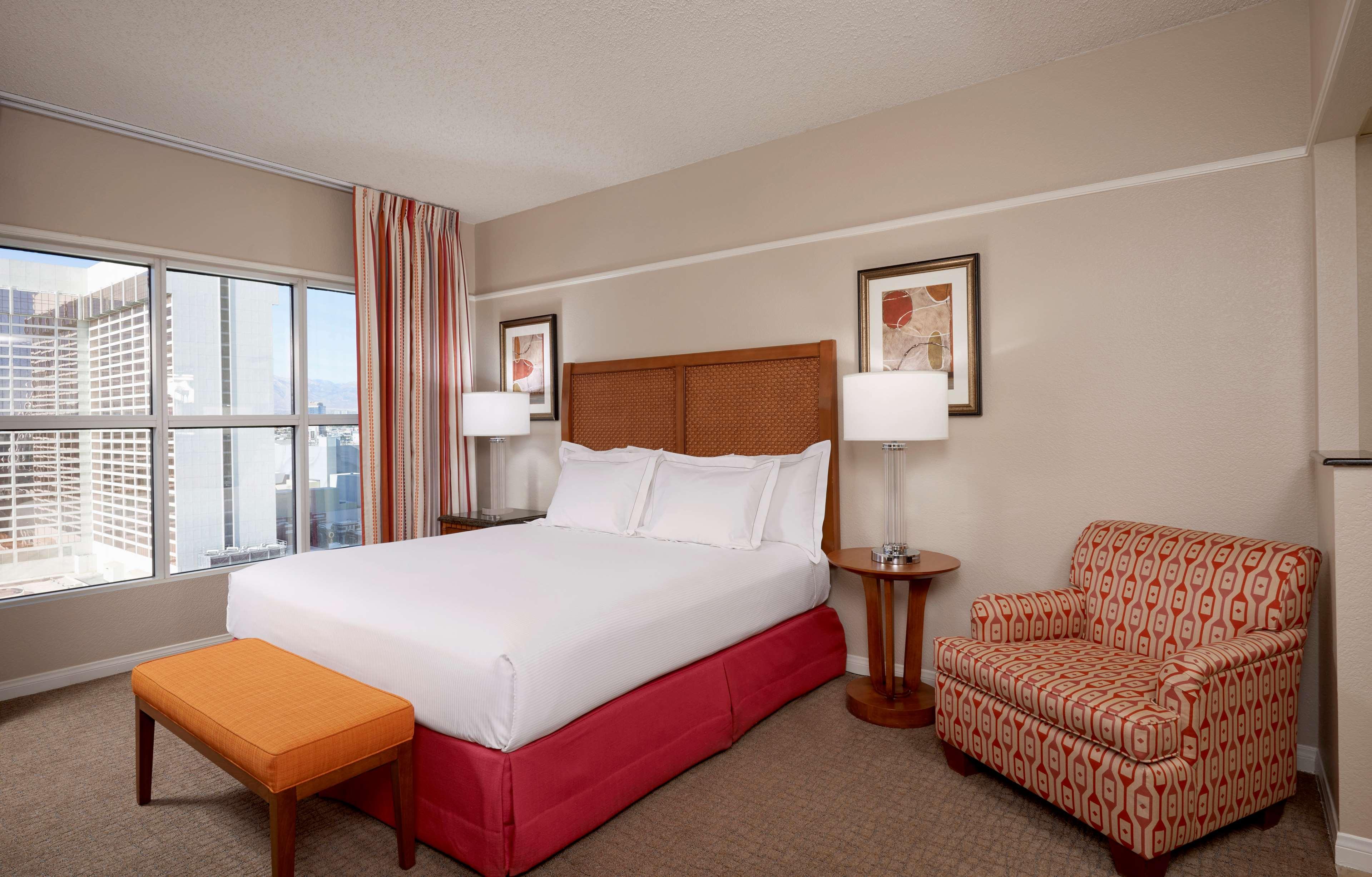 2 BEDROOMS, SUITE, 2 KING BEDS, 2 SOFA