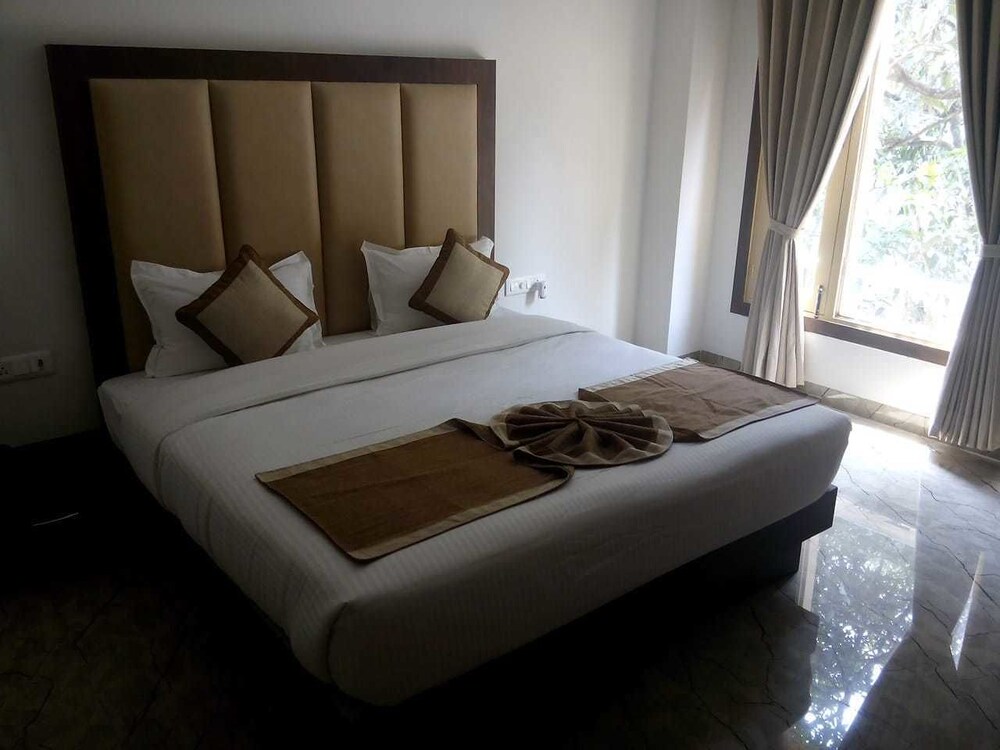 La Savanna Resort Dhiruli 15/29