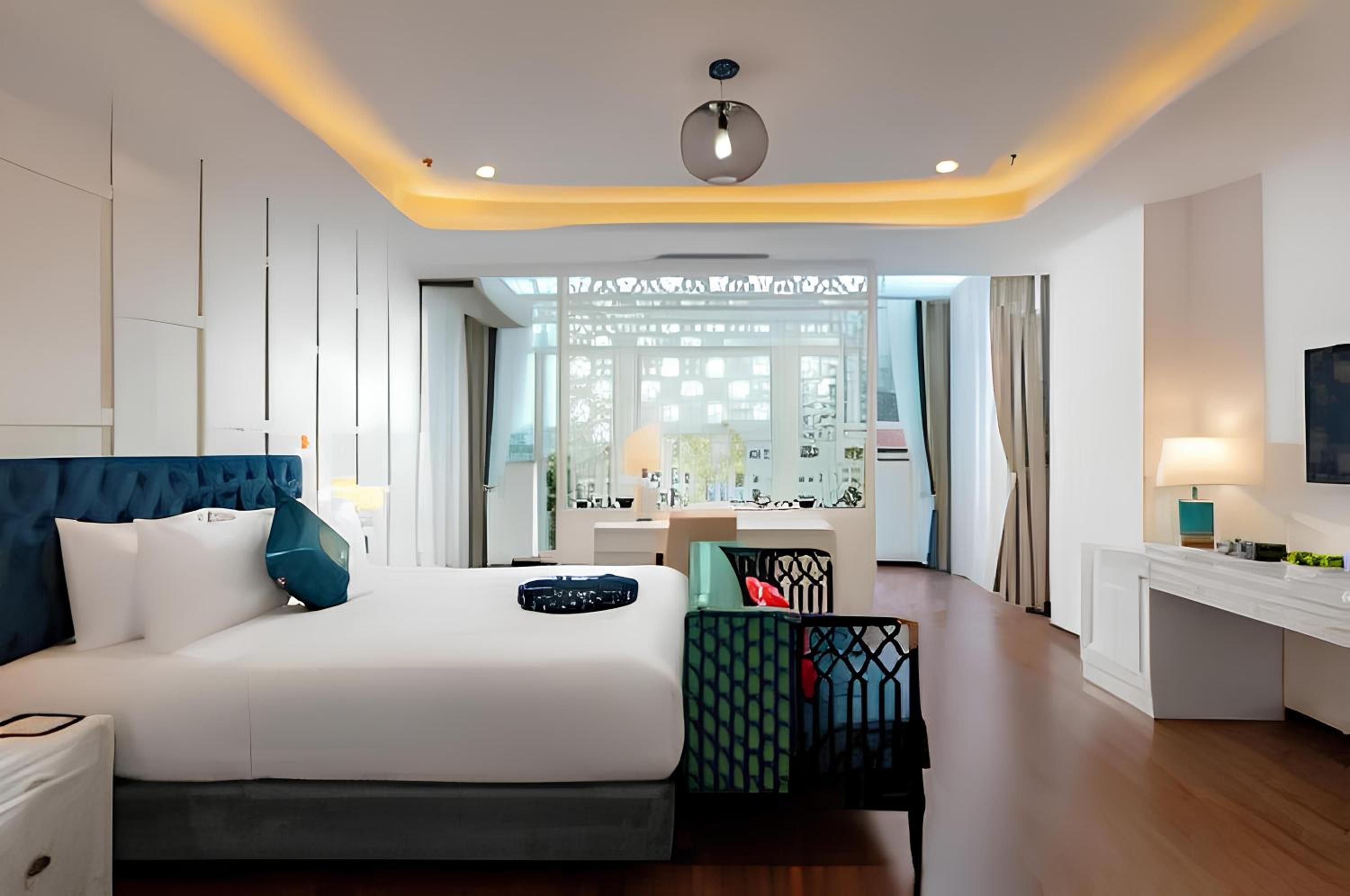 Grand, Suite, King Bed