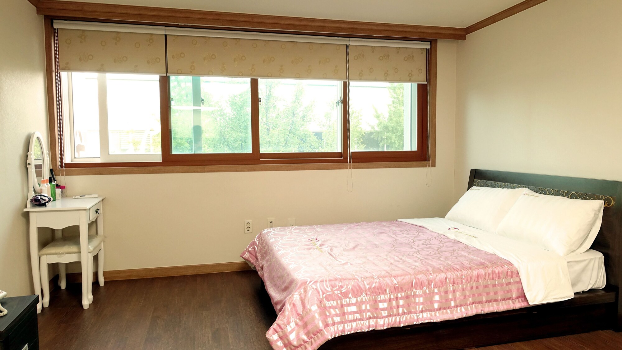 DELUXE, DOUBLE BED