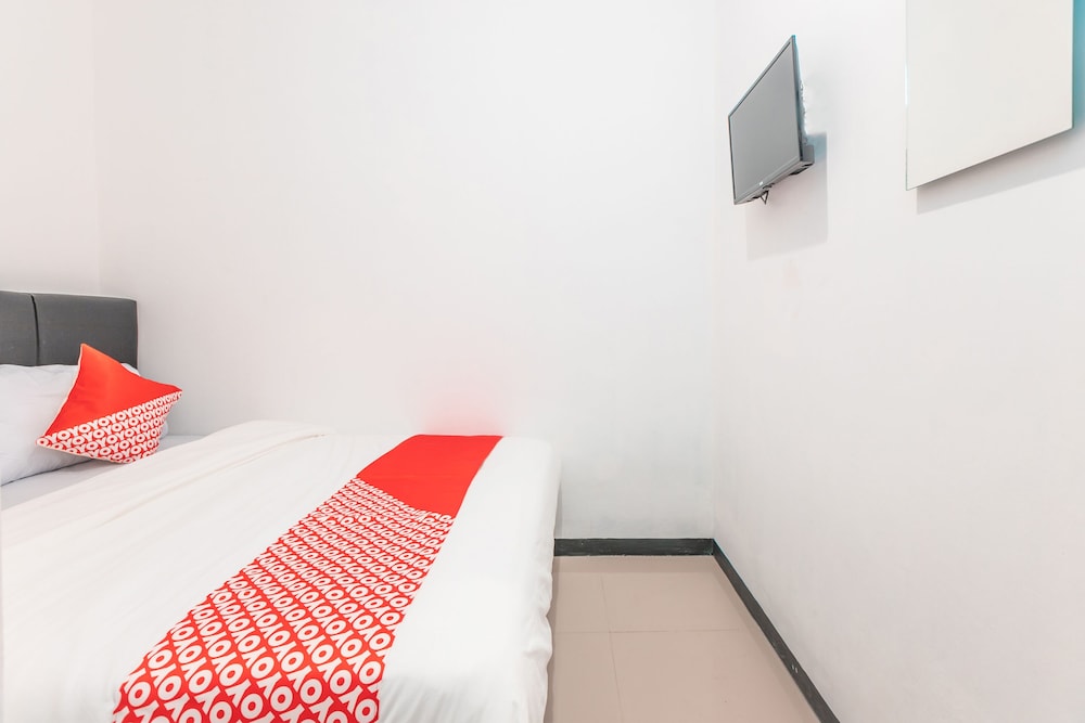 OYO 2223 J&b Room Utan Kayu 13/21