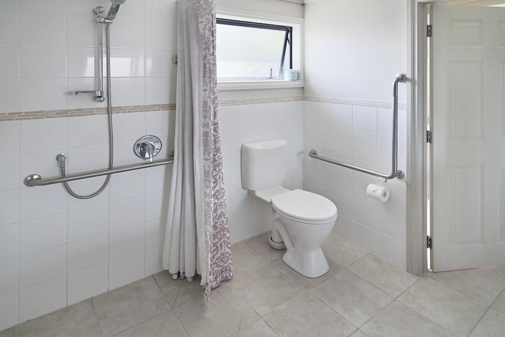 Whangaparaoa Lodge Motel 69/70
