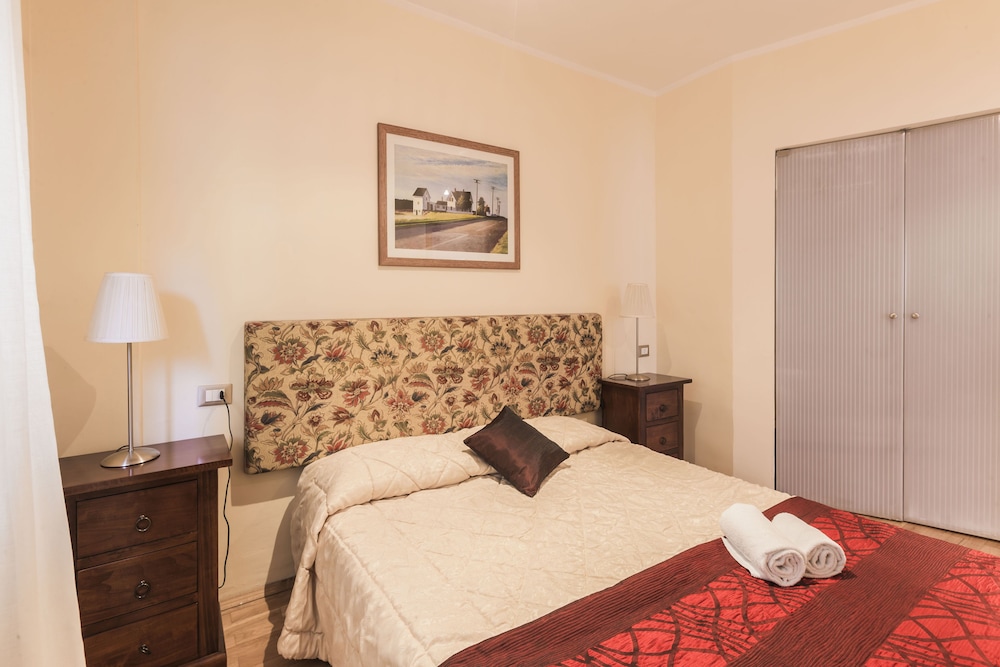 PRINCE RESIDENCE(FORMERLY VESUVIO PRICE RESIDENCE APARTHOTEL) 15/75
