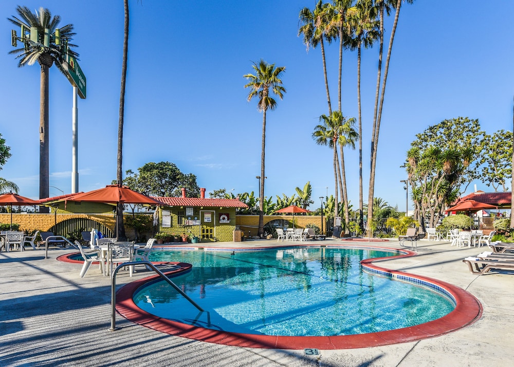 Vagabond Inn Costa Mesa 8/48