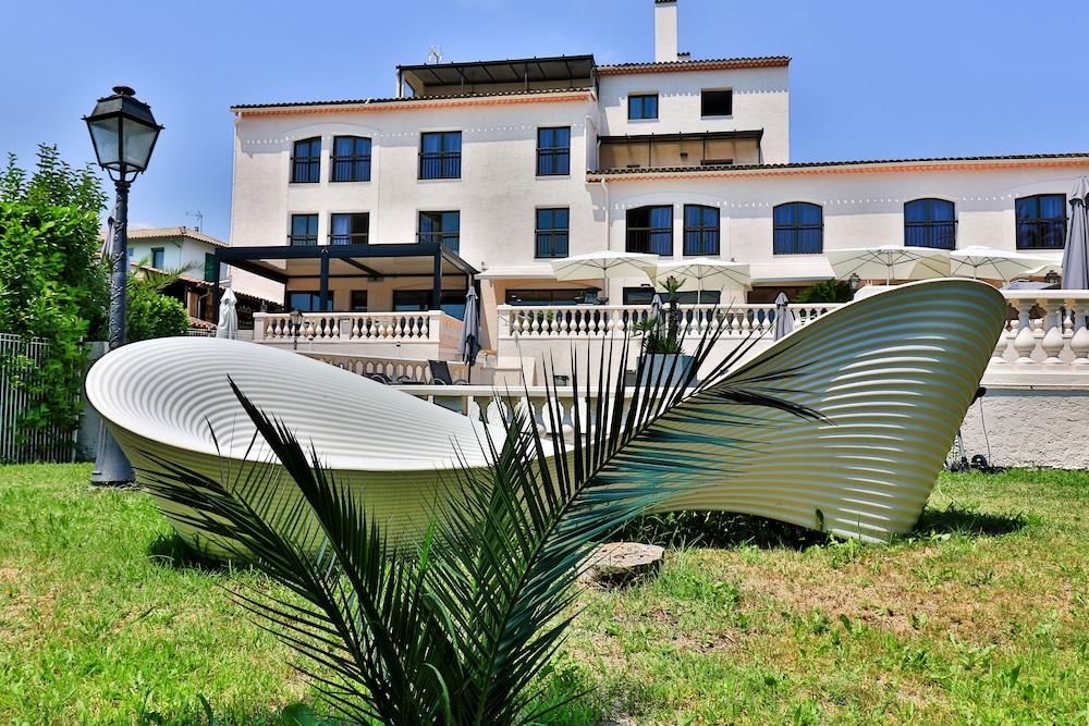 Hotel Perla Riviera 41/48