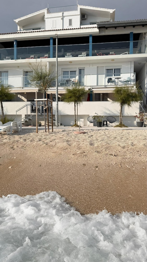 VILLA ZANIC 4/50