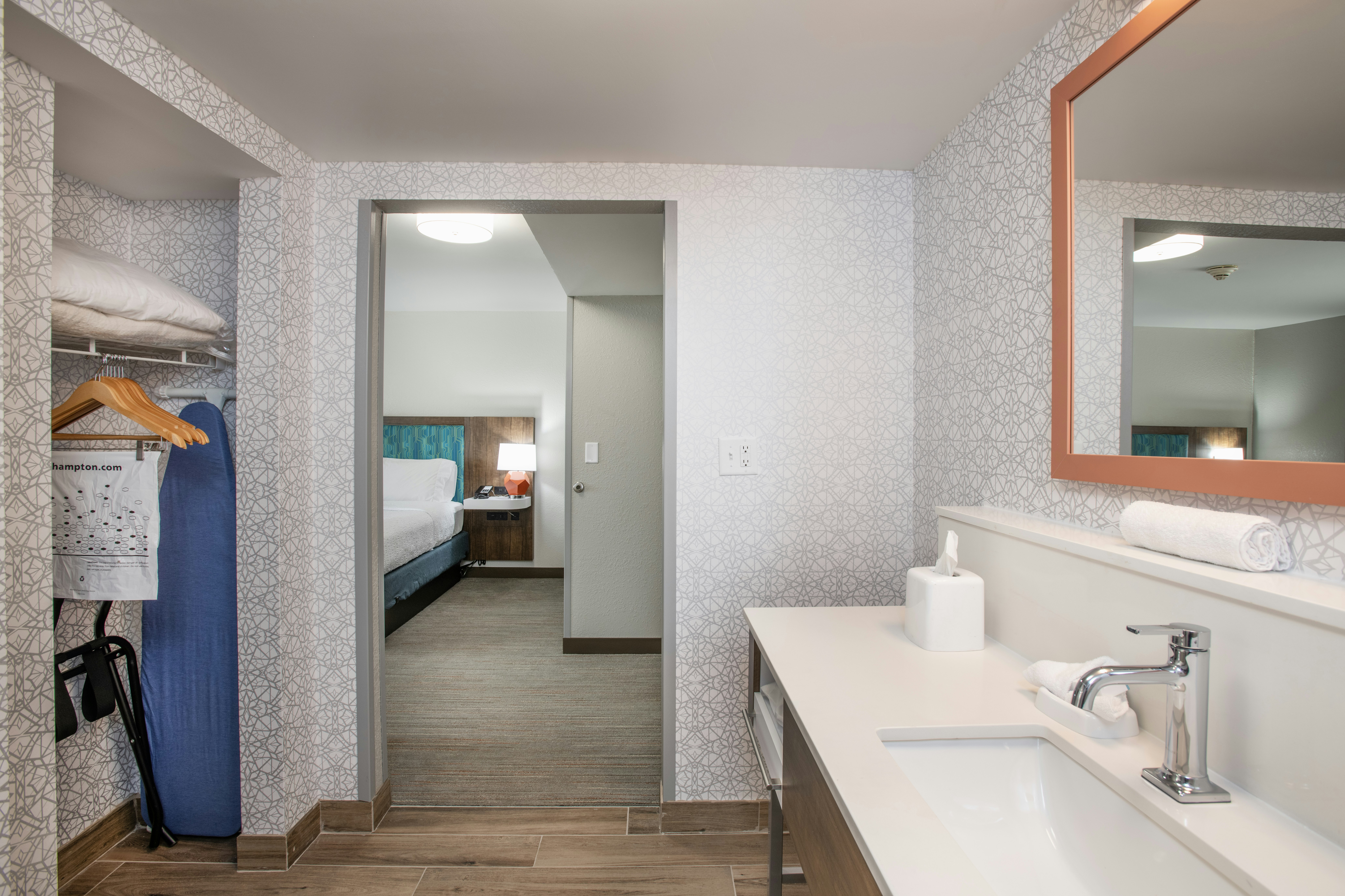 غرفة بسريرين كوين مع أريكة، Hampton Inn Dry Ridge 5/6