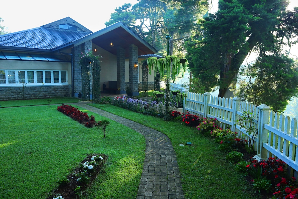 Firs Boutique 25/33