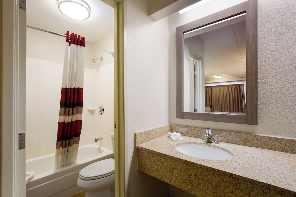 Red Roof Inn Wilkes - Barre Arena 50/51