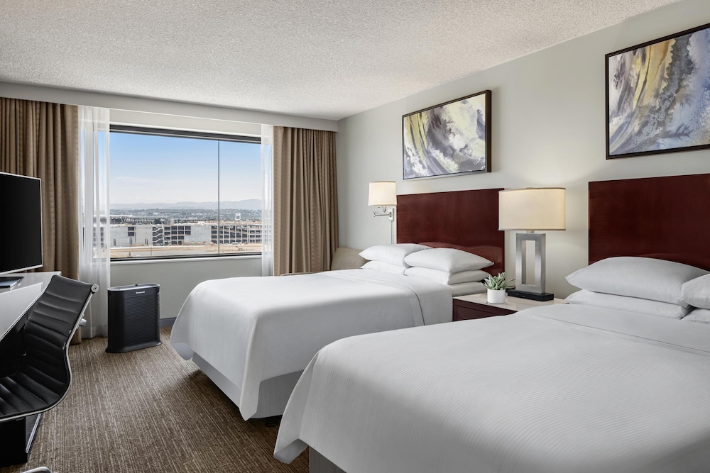The Westin Los Angeles Airport 7/40