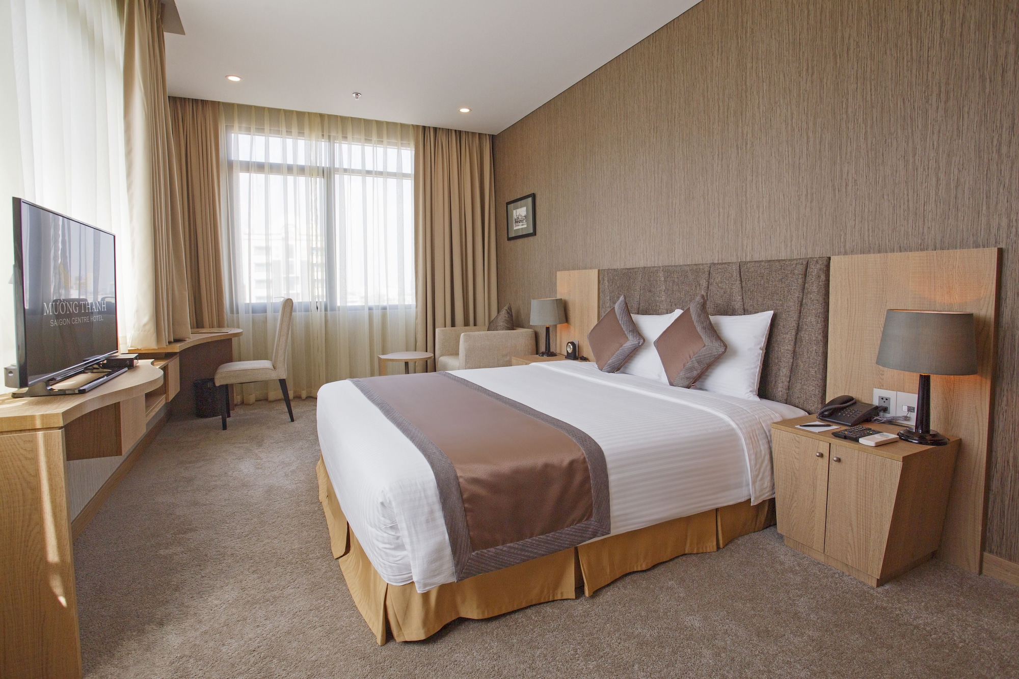 DELUXE, DOUBLE BED