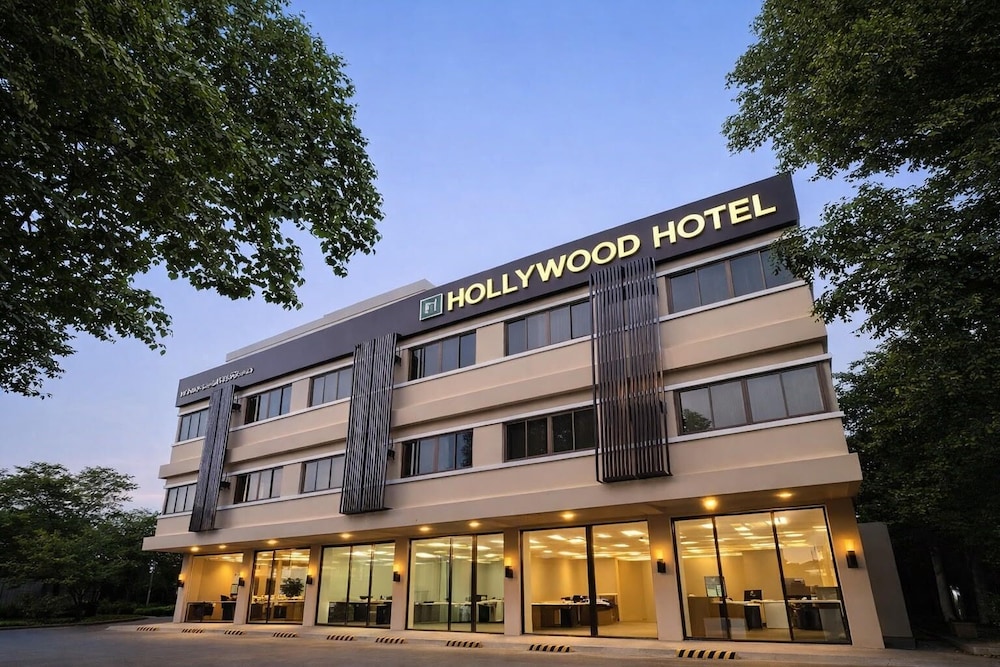 Hollywood Hotel Puerto Princesa 4/66