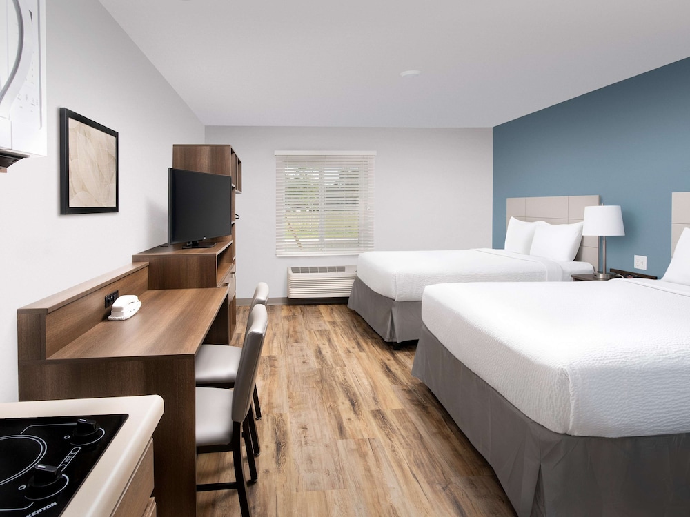 WoodSpring Suites Deerfield Beach 14/30