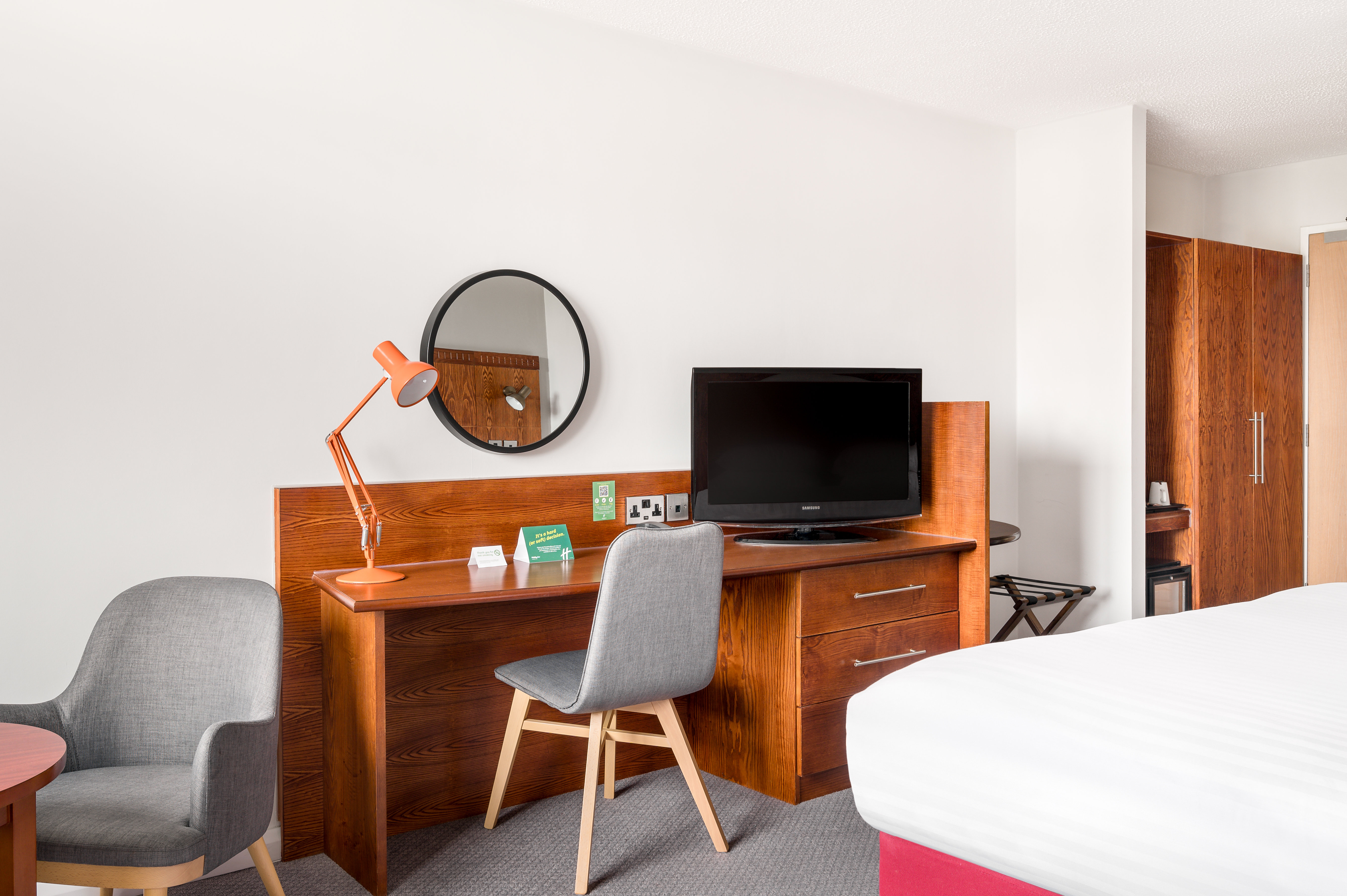 HOLIDAY INN NORTHAMPTON 38/50
